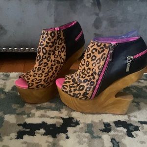 Dolce Vita Leopard print Cut out wedge bootie!!!!